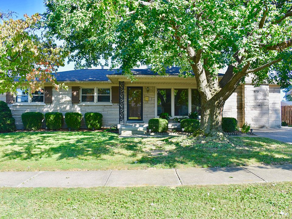 1st image of 8701 Cotswold Dr