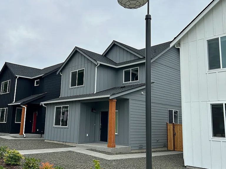 130 Veranda Ln SE — Photo 1