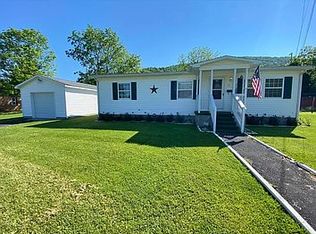 411 10th St, Rainelle, WV 25962