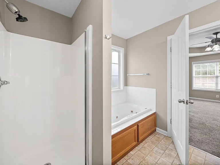 3932 Gaine Dr — Photo 16