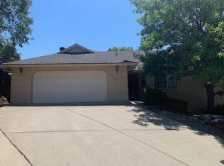 130 Mistletoe Ln, Angels Camp, CA 95222