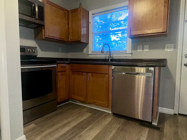 5538 Manning Rd — Photo 3