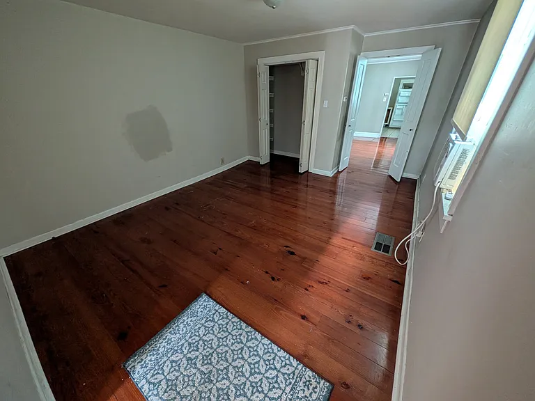 718 Congress St — Photo 4