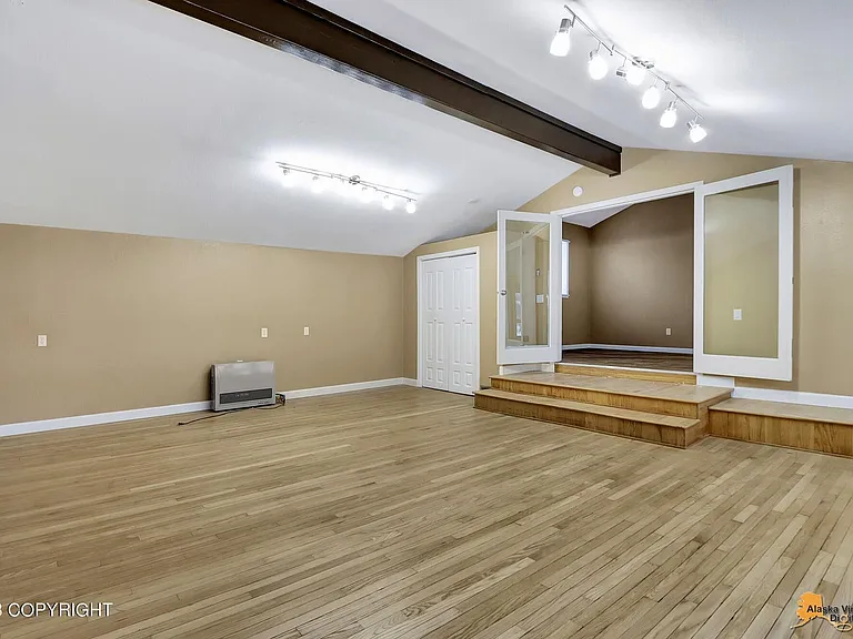 2905 Turnagain St — Photo 15