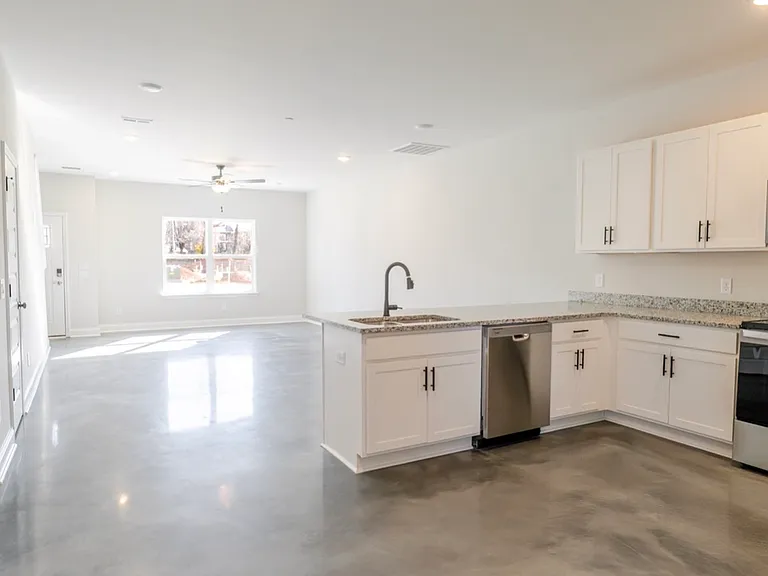 319 22nd Ave E #1046 — Photo 5