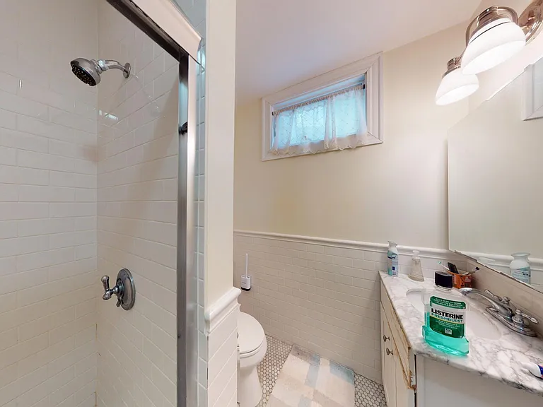 652 Green St — Photo 13