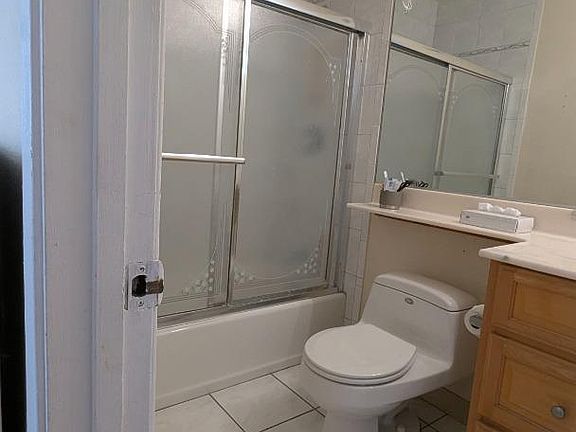 4th image of 1887 Pine Hollow Cir
