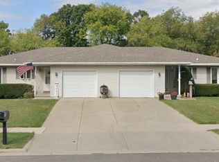 991 S Main St, Oregon, WI 53575