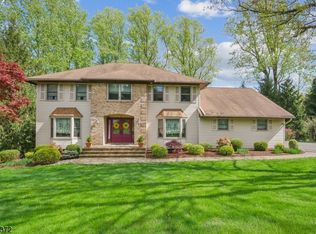 6 Concord Way, Morris Plains, NJ 07950