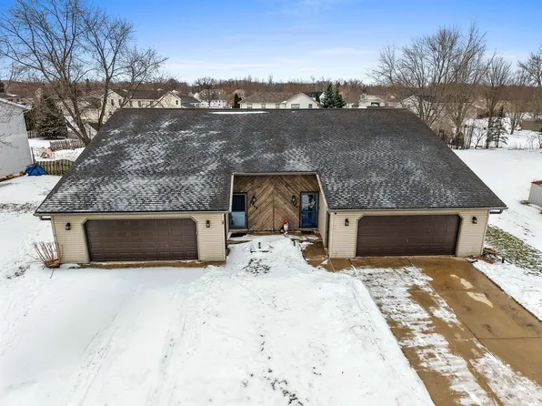 2766 Aquarius Rd, Green Bay, WI 54311