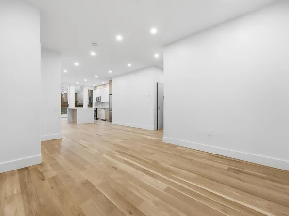 34 Avenue A image 22 of 29