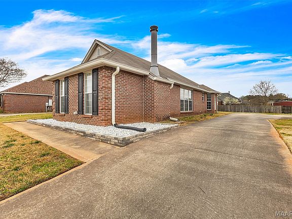 3rd image of 111 Uden Way