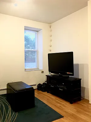 Rented by True Real Estate Group | media 36