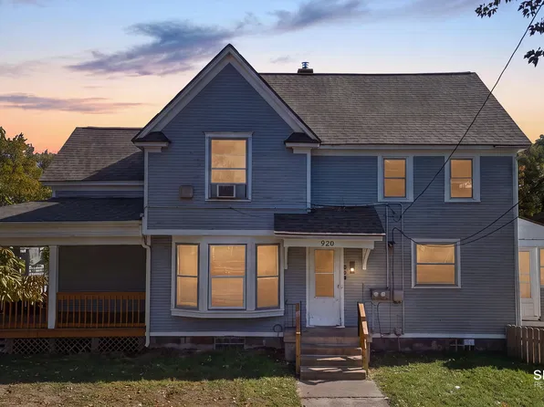 934 10th St NW, Grand Rapids, MI 49504