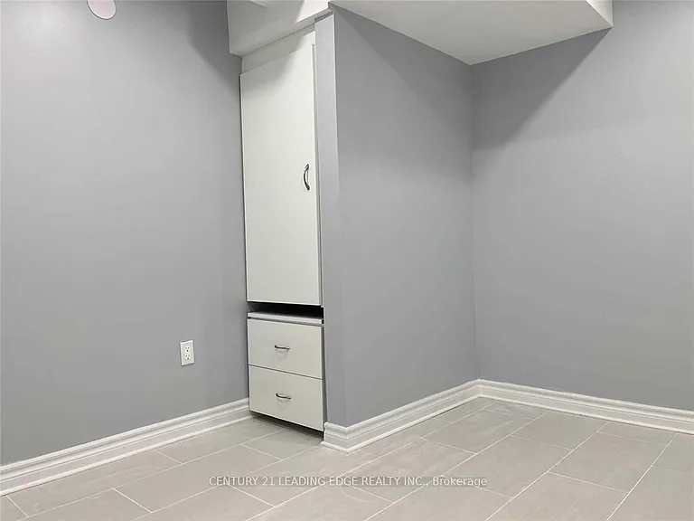41 Roseglor Cres #BASEMENT — Photo 17