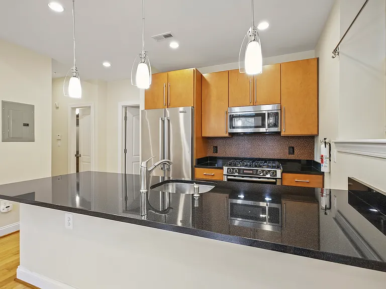 1333 Euclid St NW #201 — Photo 8