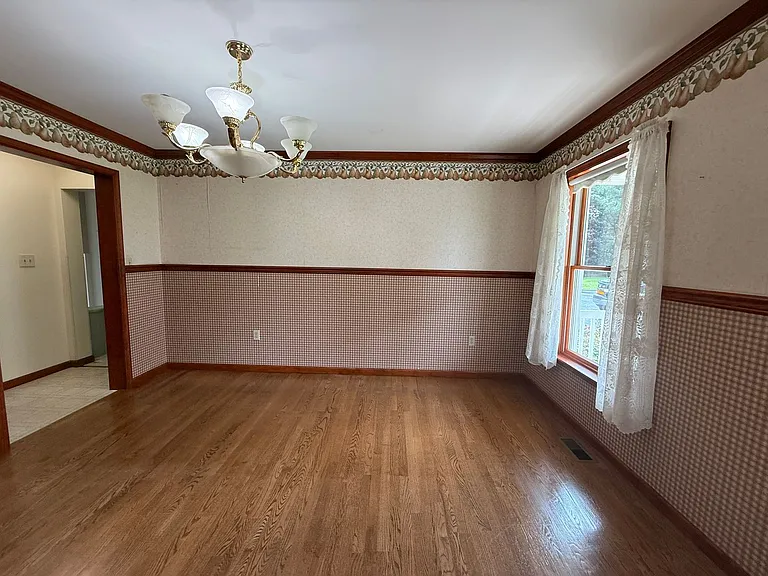 1695 Louser Rd — Photo 7