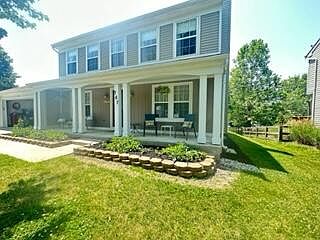 3rd image of 767 Lakefield Dr