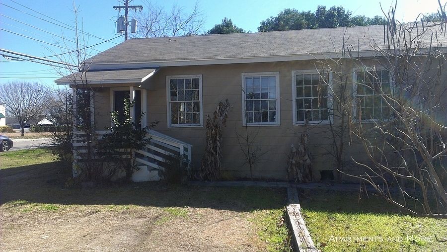 2nd image of 512 Lockhart St