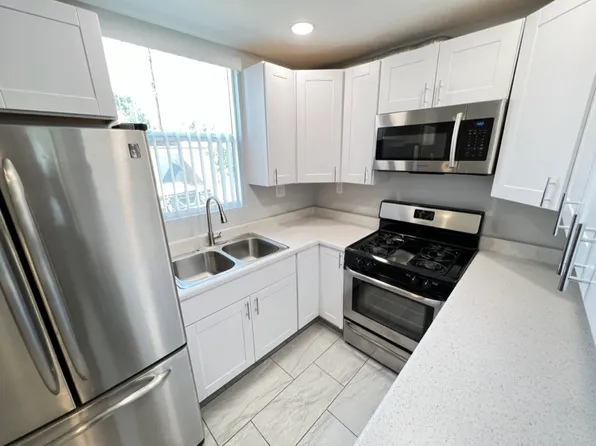 132 S Lemon Ave, Azusa, CA 91702