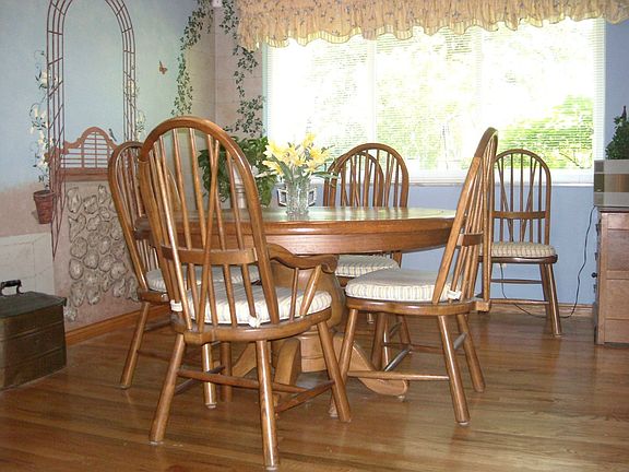 3rd image of 4855 Craigmont Dr