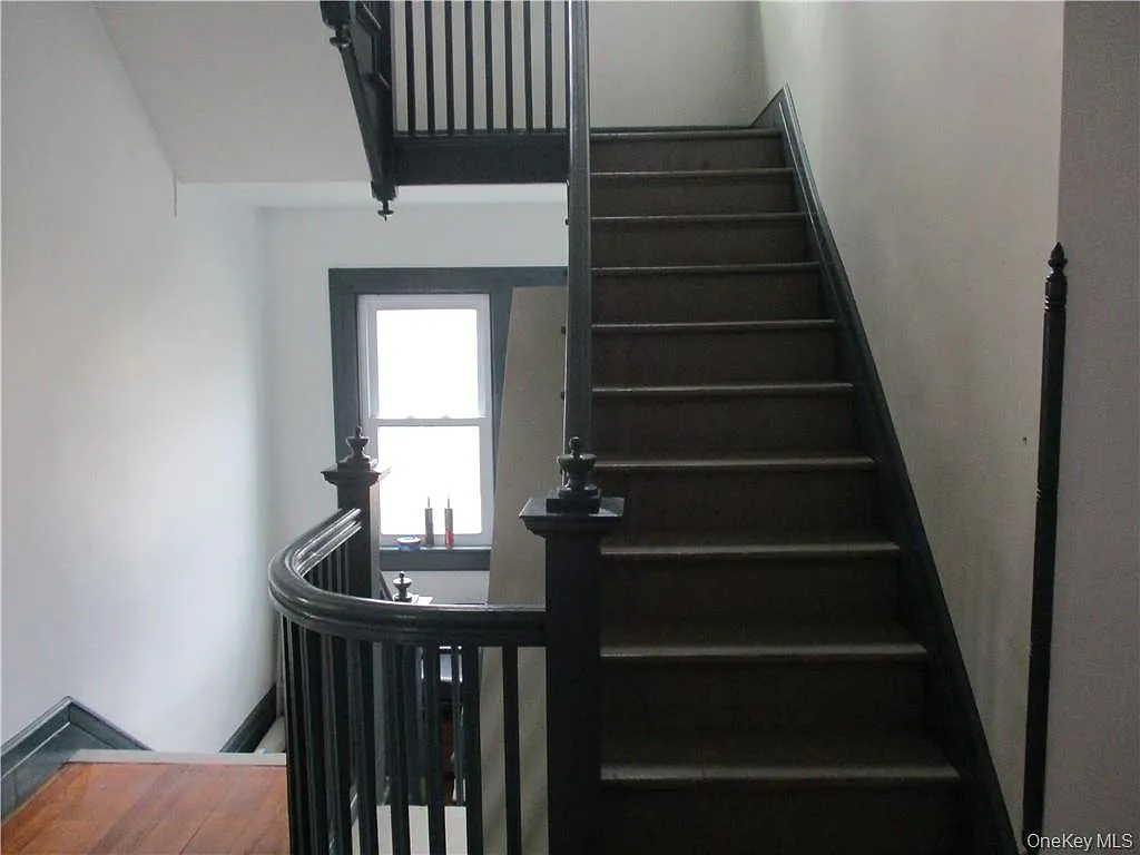 1 bed, 1.0 bath, 950 sqft, $2,500 — Photo 3