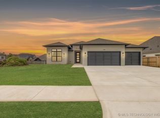 2126 E 138th St S, Bixby, OK 74008