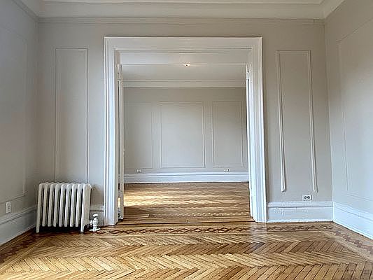 2nd image of 189 Claremont Ave APT 64