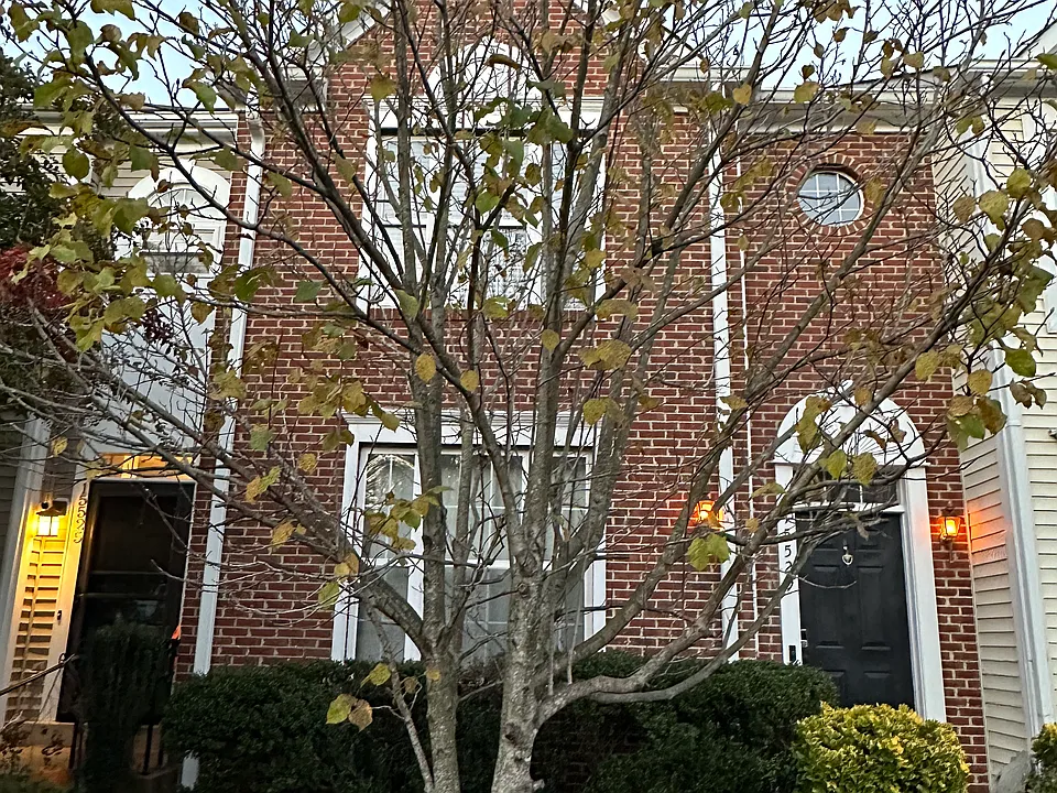 15529 Port Washington Ct