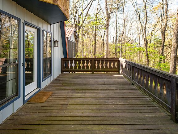 2nd image of 94 Daisy Ln