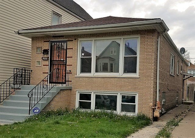 1st image of 4614 S Sacramento Ave