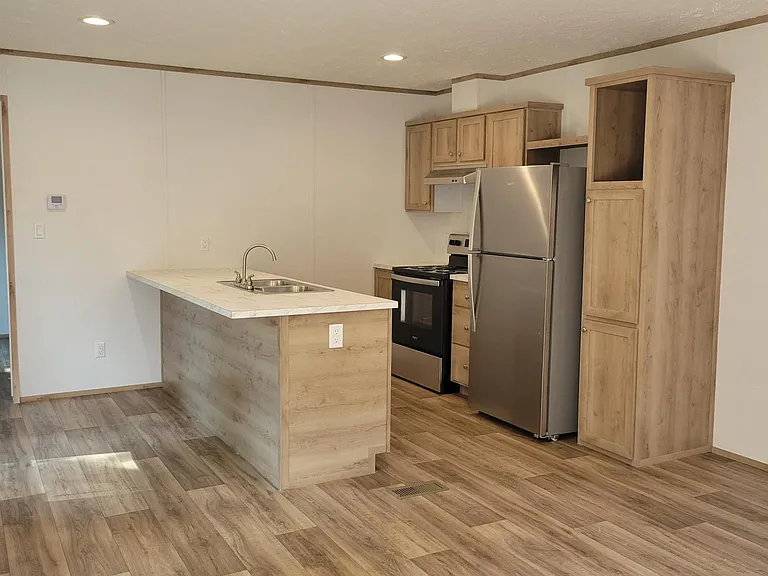 115 W Everett St — Photo 6