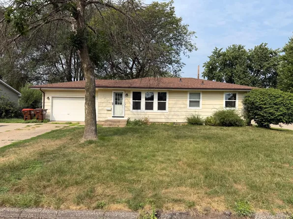 1701 Dixon Dr, Saint Paul Park, MN 55071