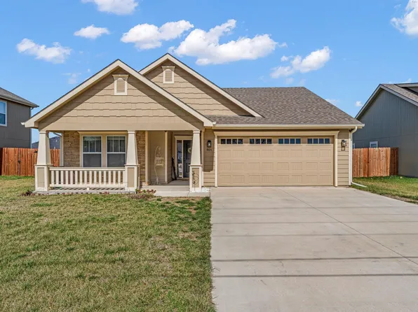 905 Front St, Perry, KS 66073