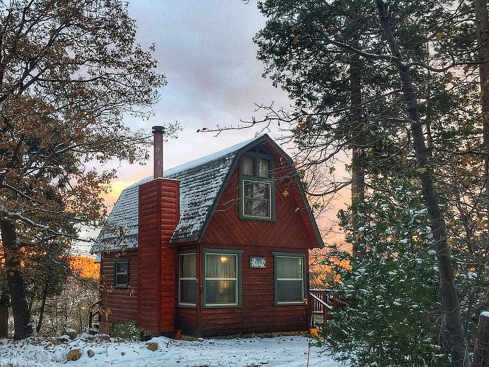 Drive up view Secret Drive. 