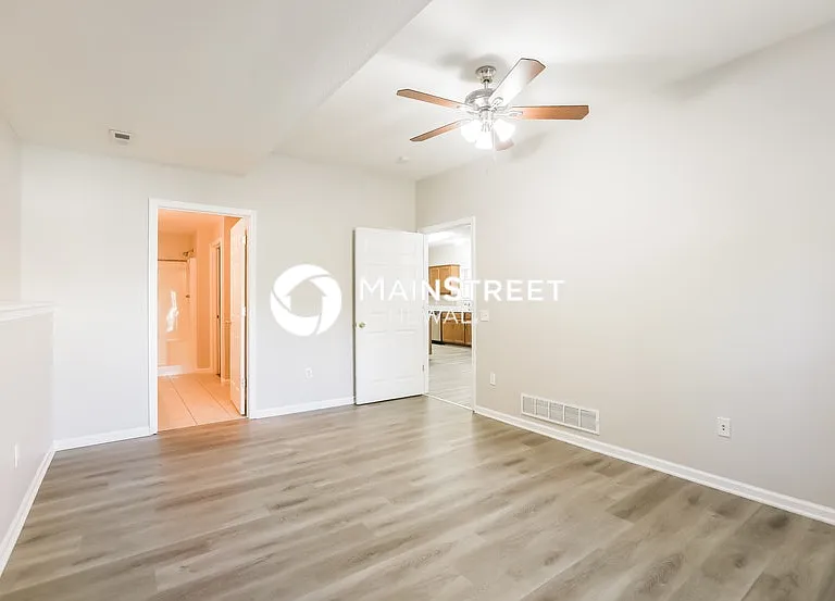 2430 Wilson Ave — Photo 10