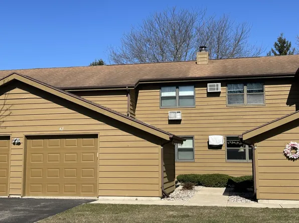 1115 Daniel Ct APT 42, Neenah, WI 54956