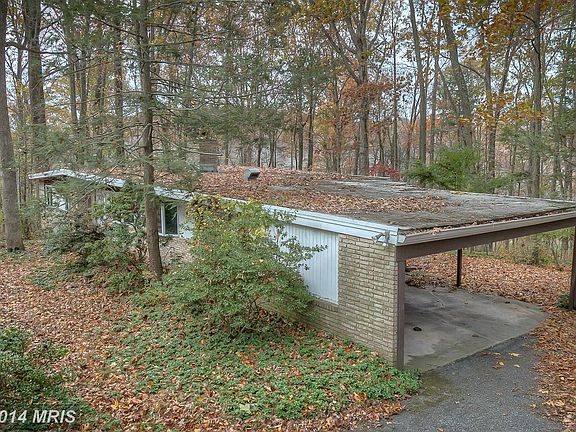 Double carport could be a garage