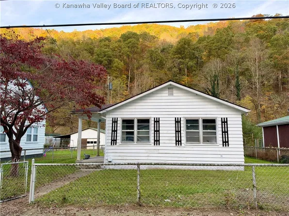 180 McKinley St, Wharton, WV 25208