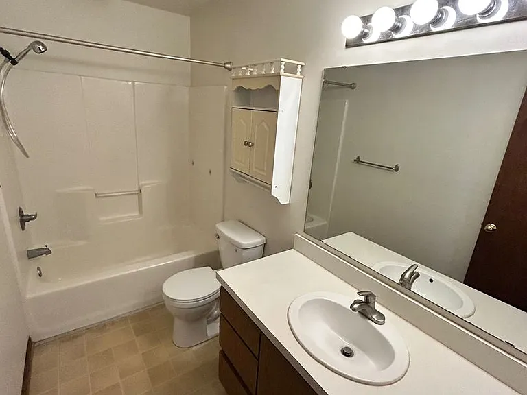 254 & 256 Church Street Ct — Photo 5