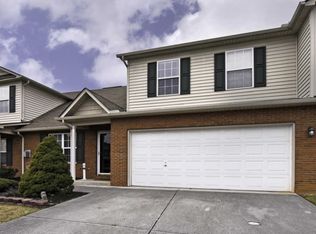 2121 Gatehouse Ln, Powell, TN 37849