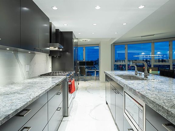 3rd image of 1033 Marinaside Cres #2206