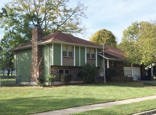 2105 S Wellington Ave, Springfield, MO 65807