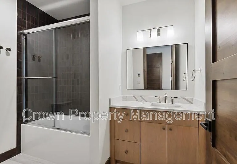 317 Akers Ln #G — Photo 31