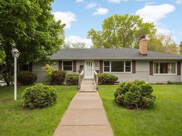 5009 Holiday Rd, Minnetonka, MN 55345