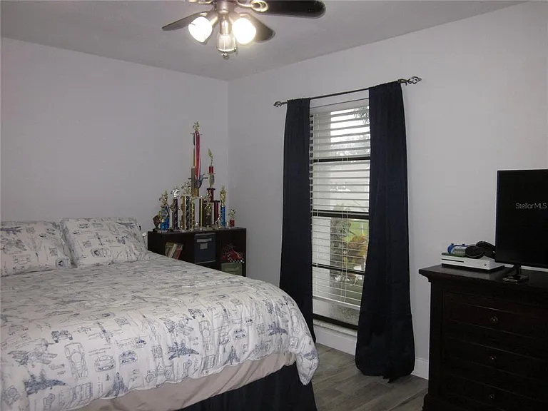 4902 Country Aire Ln — Photo 13