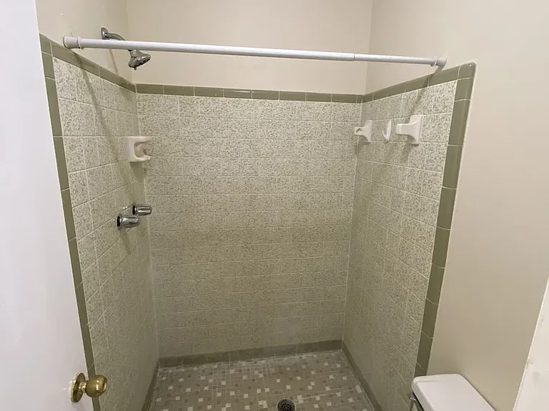 4532 Hillside Dr — Photo 7