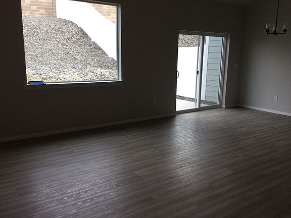 Living room/dining room