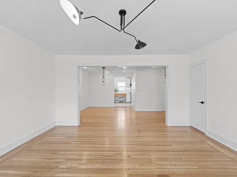 21-62 28th St #1 — Photo 7