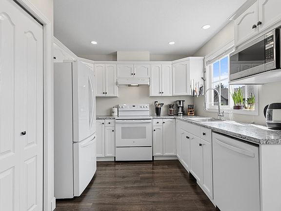 4th image of 46360 Valleyview Rd #9